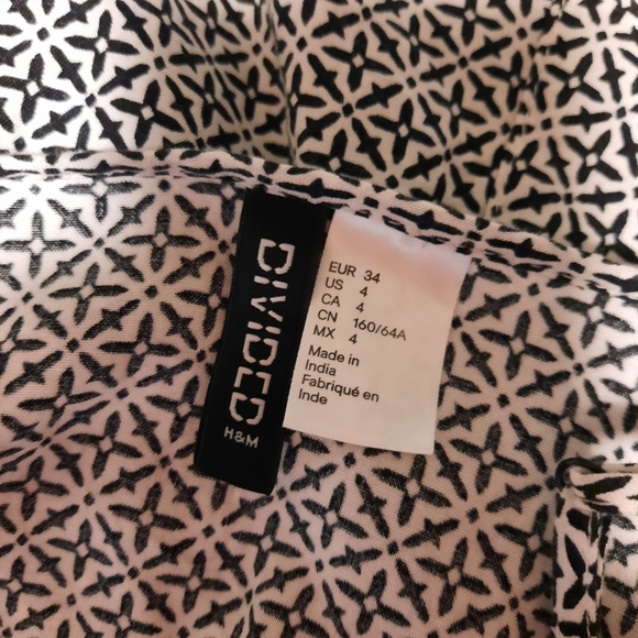 H&M romper size 4 - Picture 3 of 3